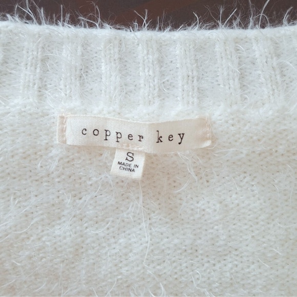 Copper Key Fuzzy Sweater Junior's S White Cozy Fluffy Loungewear Pullover - Picture 7 of 9